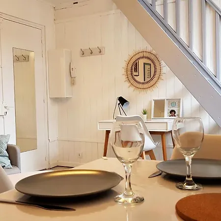 Little - Raphaelle Apartment
