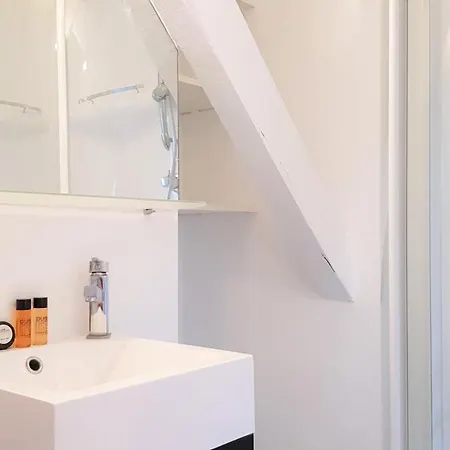 Little - Raphaelle Apartment *